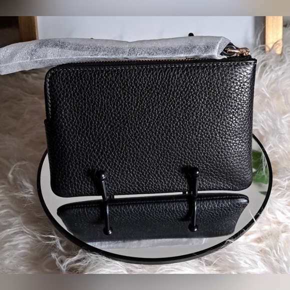 Coach Pebbled leather NWT wristlet - Picture 4 of 5